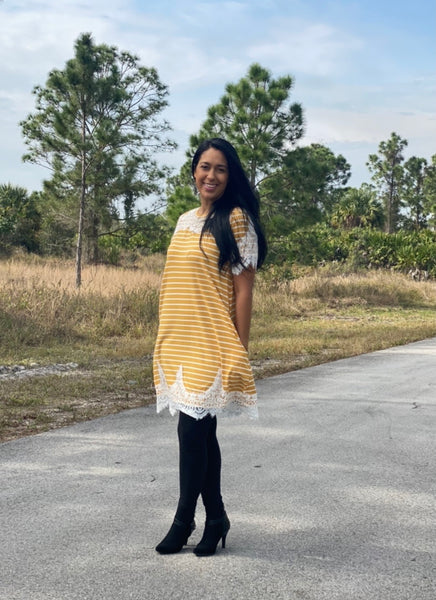 LÍA YELLOW LACE DRESS